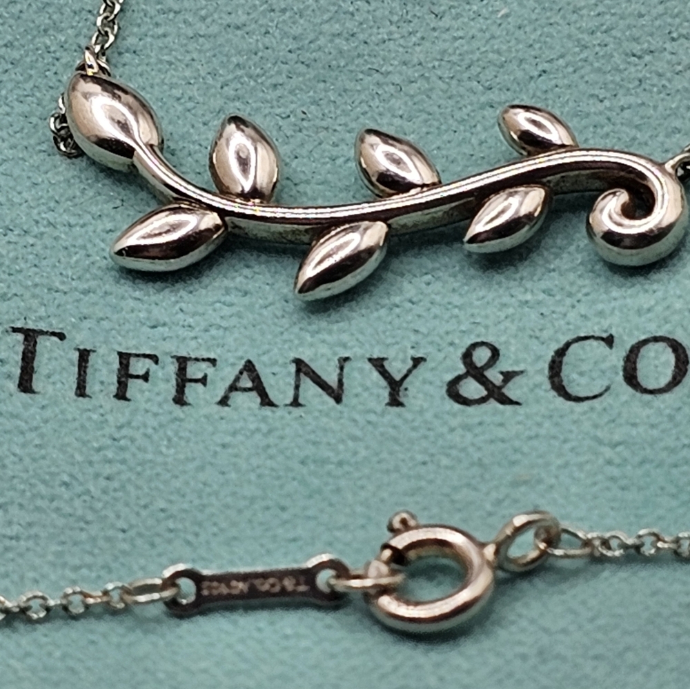 Authentic Tiffany & Co.Paloma Picasso Olive  Leaf Branch Pendant Necklace-925